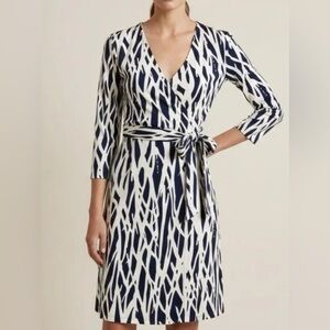 DVF Julian Wrap Dress NWOT.  Medium. Navy Twigs.